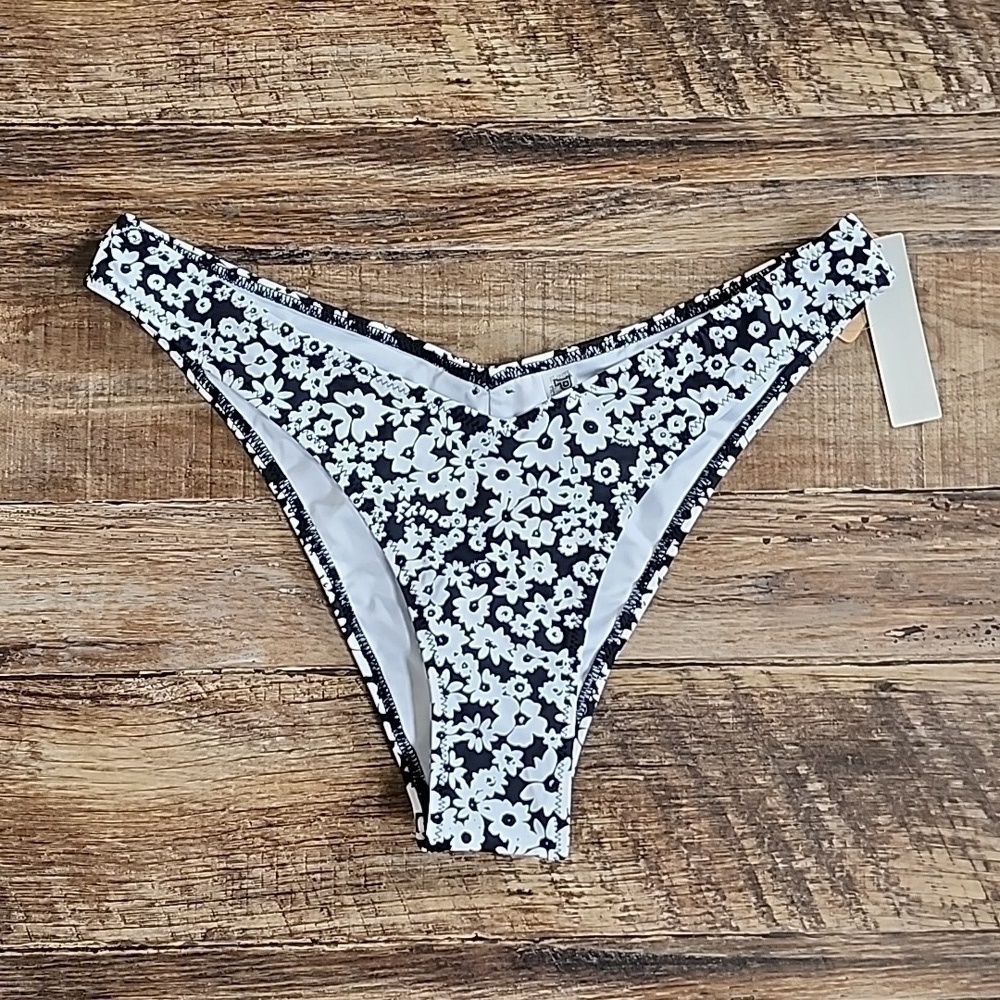 NWT Victoria's Secret Pink Bikini Bottoms Sz Medium - Picture 1 of 6